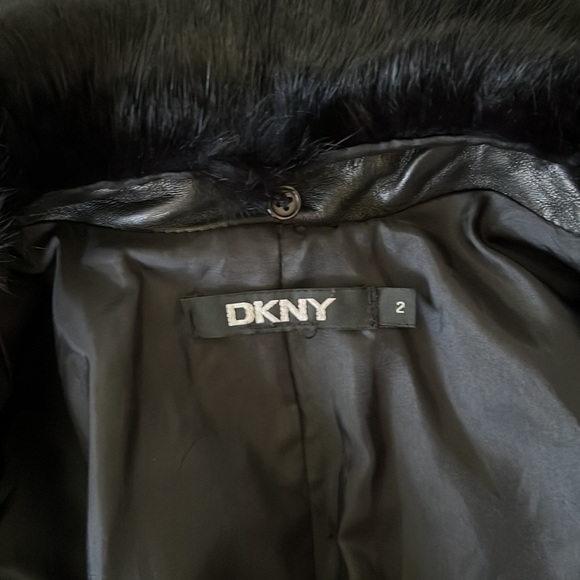 DKNY genuine black leather jacket with detachable fur collar - Picture 5 of 7